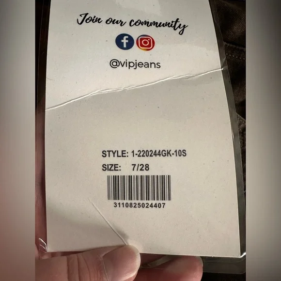 VIP size 7/28 cargo jeans - Picture 6 of 6